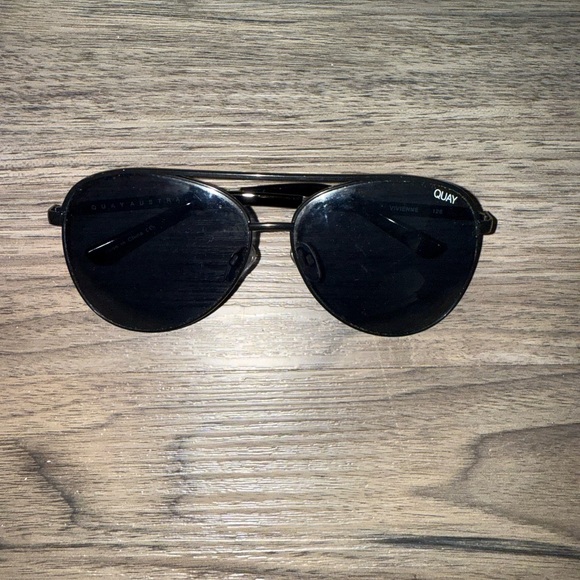 Quay Australia Vivienne 126 Women’s Aviator Sunglasses Black - Picture 1 of 5